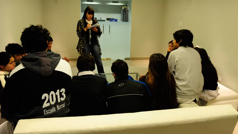 AFLIGIDOS. No estamos descontrolados, ni usamos los recreos para consumir drogas, dijeron los jóvenes. LA GACETA / FOTO DE JORGE OLMOS SGROSSO