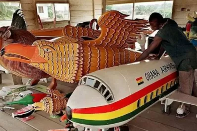 En Ghana fabrican divertidos ataúdes de fantasía