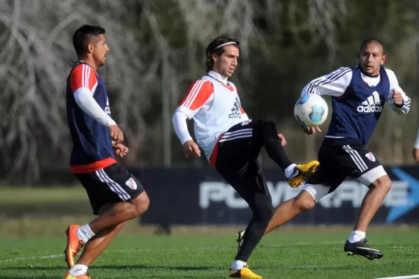 Ramón probó con Ponzio de lateral y espera por Teo