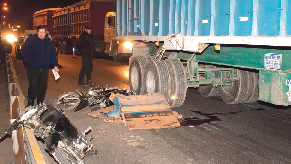Un motociclista falleció sobre el puente Barros