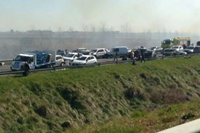 La ruta 2 fue un infierno por el choque entre 21 autos: dos muertos