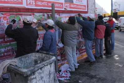 Tras las elecciones PASO, lavan la cara de la ciudad