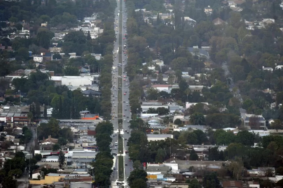 AIRE PURO Y VERDE. Los vecinos ponderan la parsimonia y la serenidad que reinan en la Ciudad Jardín.   