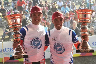 Darío Gasco y Luciano Caraccioli festejaron en los cerros tucumanos