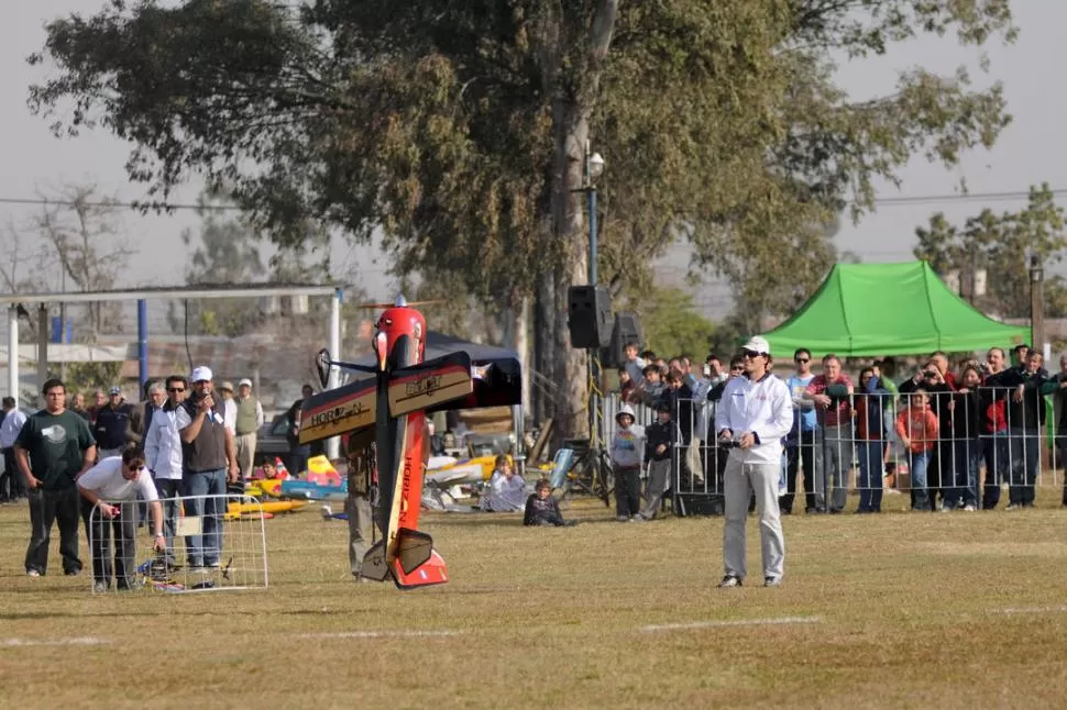 PARA TODOS. Pilotos de todas las edades exhibieron sus modelos a escala. 