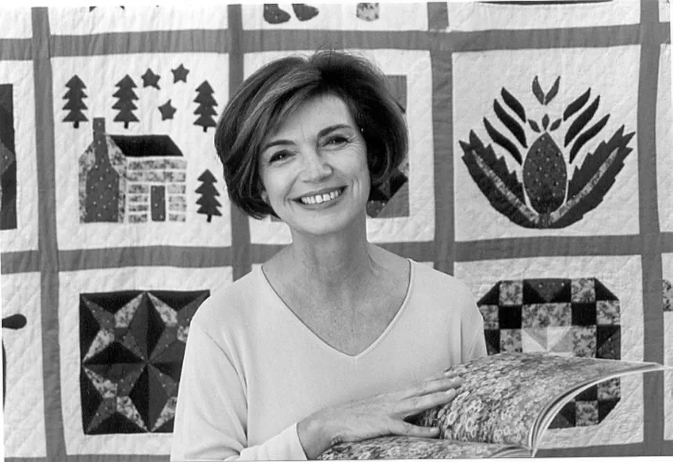 DE REGRESO. Canela y una obra sobre cuentos infantiles juveniles. LITERATURAS.COM