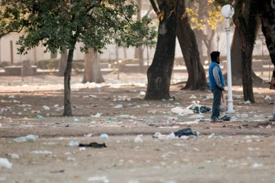 Retiran varias toneladas de basura del parque 9 de Julio tras los festejos del Día del Niño