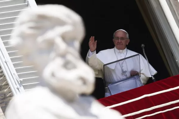 El Papa rechazó el uso de la violencia para defender la fe