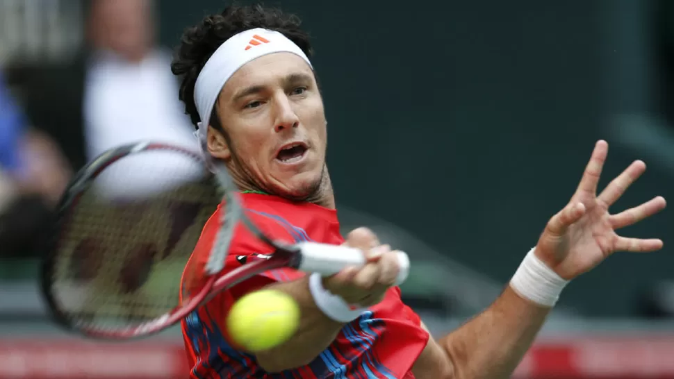 BUEN COMIENZO. Pico Mónaco le ganó por 6-7 (4-7), 6-3 y 6-4  al francés Nicolás Mahut en su debut por la segunda ronda del ATP de Winston Salem, el torneo previo al Abierto de los Estados Unidos. 