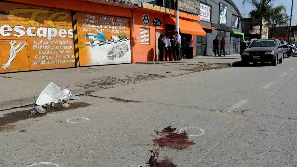 A PLENA LUZ. Los delincuentes escaparon del lugar. LA GACETA / FOTO DE FRANCO VERA