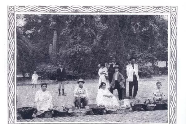 La plaza Alberdi, en 1920