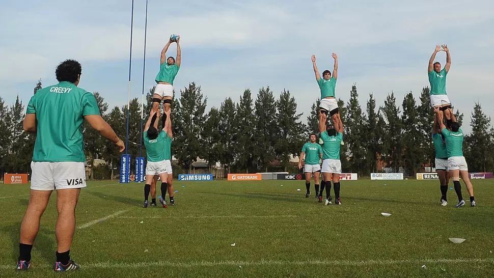 EN ACCION. Los argentinos perdieron por una abultada diferencia hace una semana en Soweto ante los Bocks. ARCHIVO TELAM