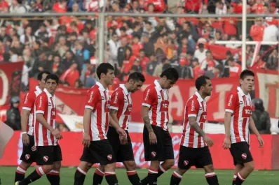 Sale de su casa y sufre