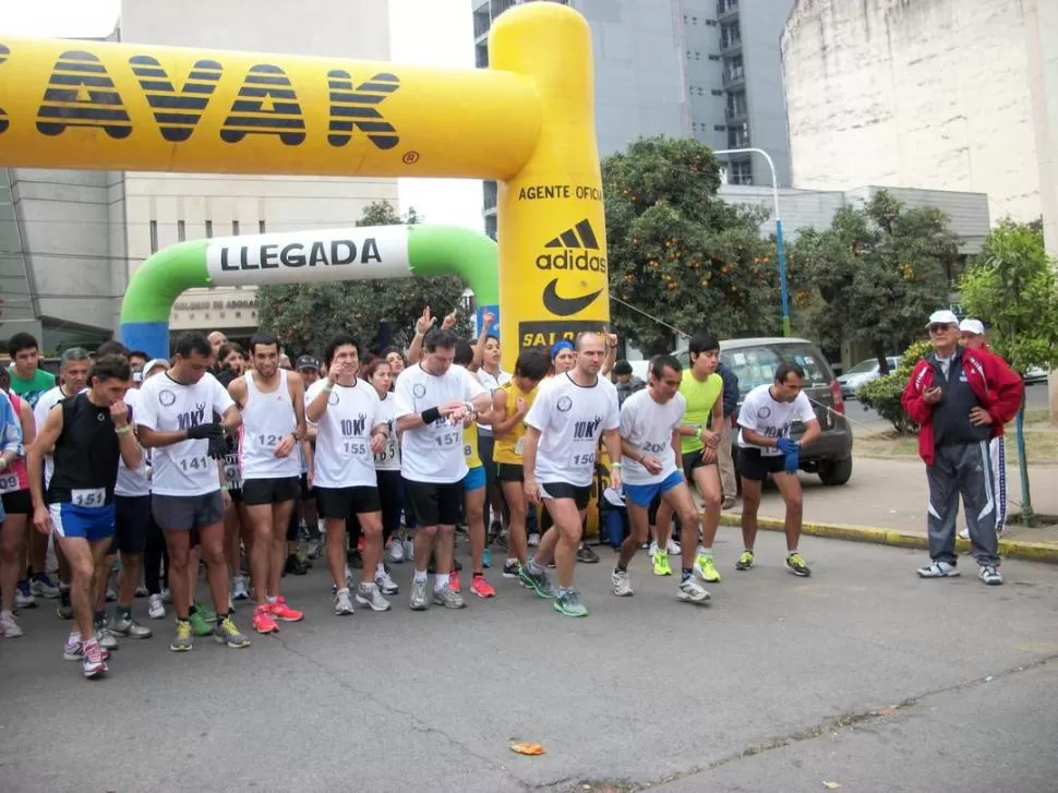 PREPARATE. Entregarán trofeos a los ganadores de las diferentes categorías. GENTILEZA COLEGIO DE ABOGADOS DE TUCUMáN