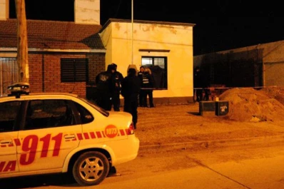 Salta: Un ladrón murió asfixiado entre las rejas al intentar entrar a una casa