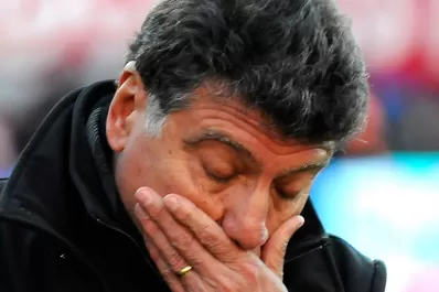 Brindisi renunció como DT de Independiente