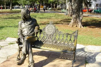 Quieren clonar a John Lennon