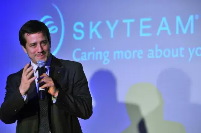 Cristina defiende la política aérea argentina