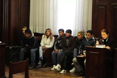 Aplazan un juicio por ausencia de un abogado, y lo sancionan