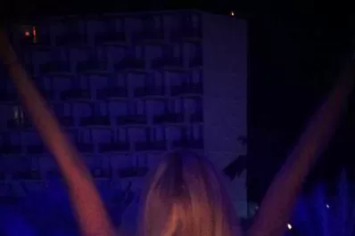 Charlotte Caniggia se muestra muy hot en Ibiza