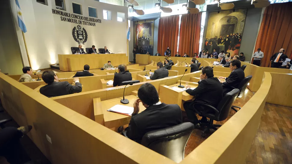 BILLETERAS MÁS ABULTADAS. Los concejales de la capital también serán beneficiados con el aumento salarial. LA GACETA / FOTO DE ANTONIO FERRONI (ARCHIVO)