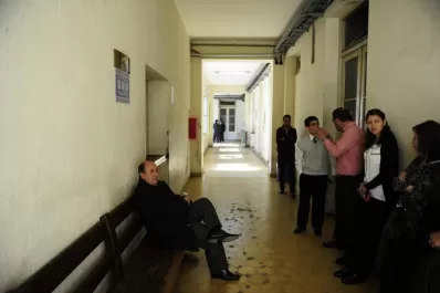 Ante la falta de agua potable, un fiscal clausuró su oficina