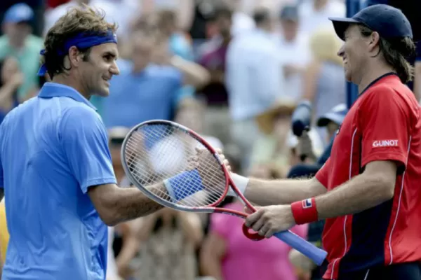 Federer barrió en tres sets a Berlocq