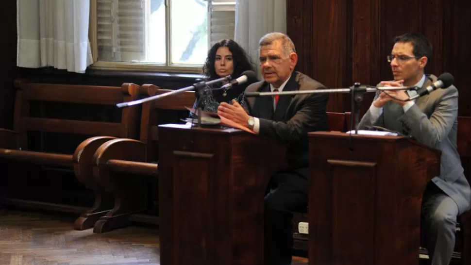 ACUSADA. Pellasio (de fondo) no aceptó retractarse durante la conciliación. ARCHIVO LA GACETA / FOTO DE DIEGO ARÁOZ