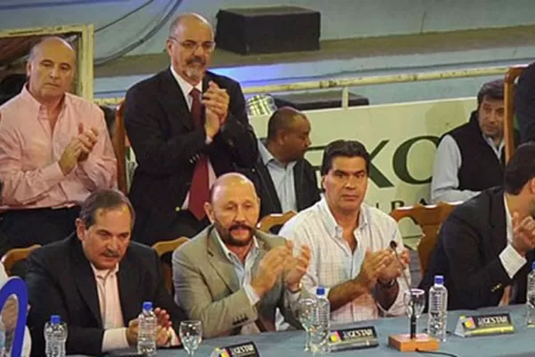 Alperovich viaja a Corrientes para apoyar la candidatura de Camau Espínola