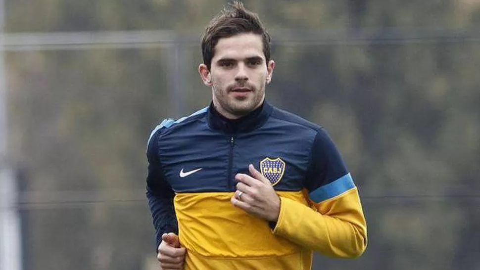 EXPERIENCIA. Gago jugará de doble 5 y el xeneize cambiará el esquema. 