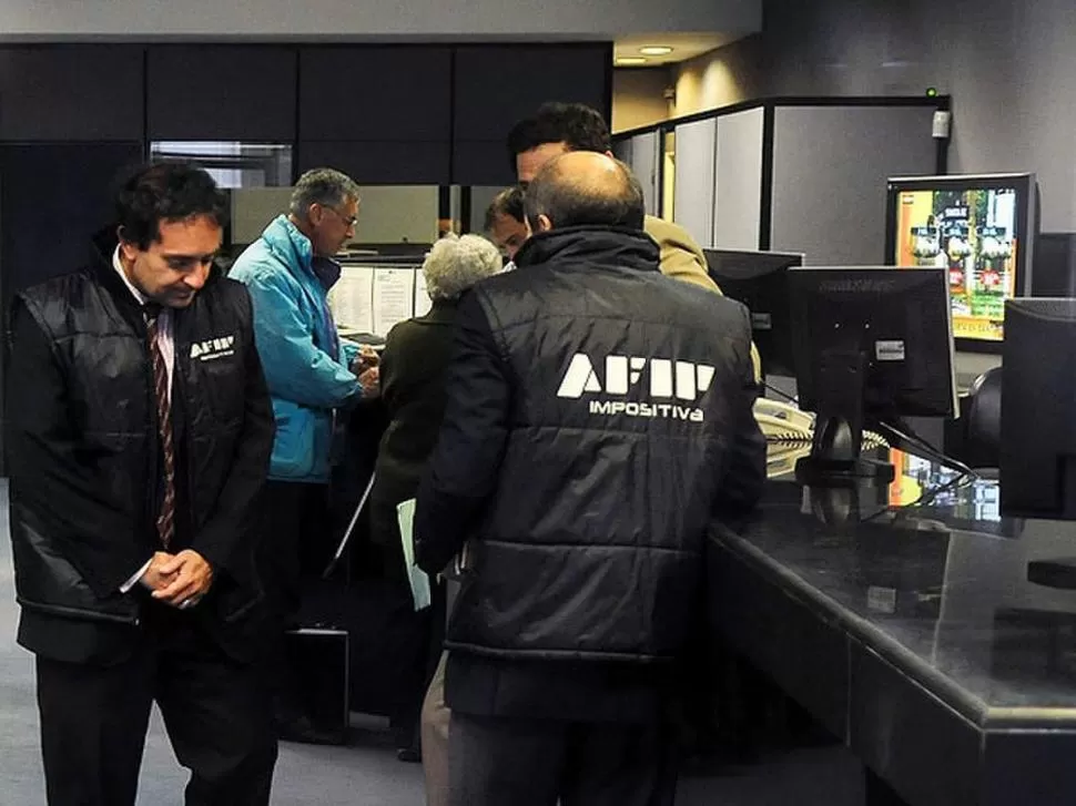 A LA CAZA. Sabuesos de la AFIP controlaron y clausuraron cuevas ubicadas en la city porteña. AMPMFM.COM.AR