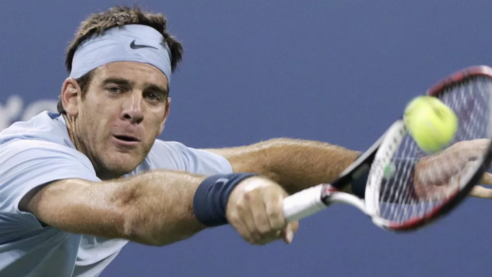 ELIMINADO. Juan Martín Del Potro, el mejor tenista argentino de la actualidad, batalló durante cuatro horas pero finalmente cayó en cinco sets ante el australiano Lleyton Hewitt, ex número uno del mundo, y se despidió del Abierto de Estados Unidos, cuarto y último Grand Slam del año. REUTERS
