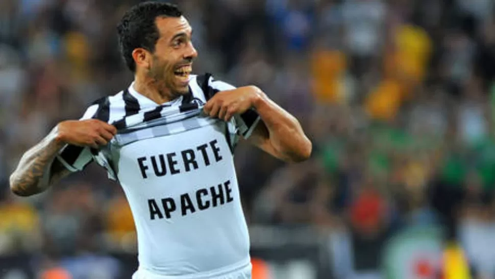 FESTEJO. Carlitos celebra el cuarto gol de Juventus ante Lazio. FOTO TOMADA DE AP