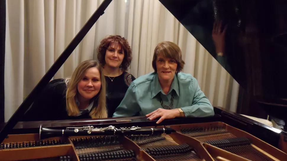 JUNTAS. Fuente (soprano), Del Giudice (clarinetista) y Telerman (pianista). 