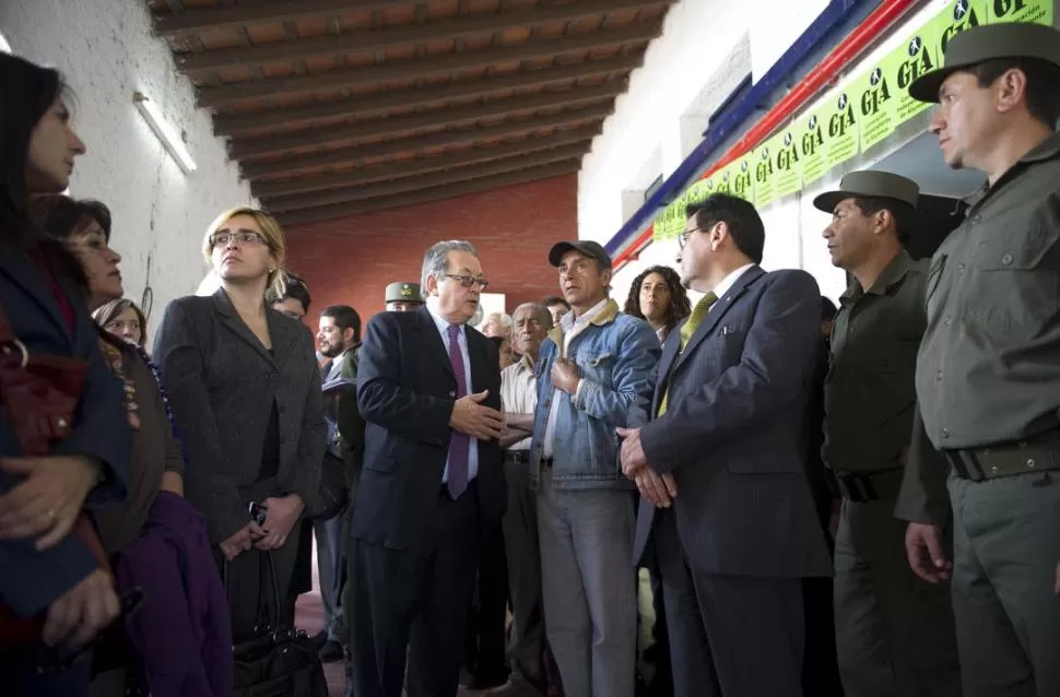 CAMBIOS. Los testigos describen al juez Casas las diferencias en la Facultad. 