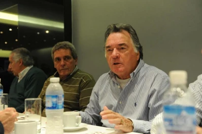 Barrionuevo dice que después de octubre puede unirse la CGT