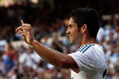 Isco y CR7 devuelven al Real a la cima