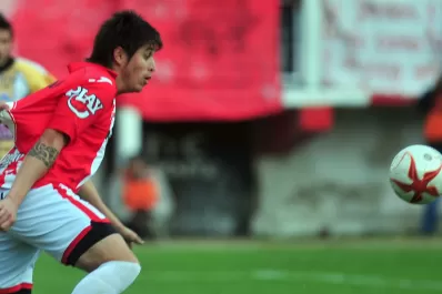 Con goles de Fernández y de Becica, San Martín le ganó 2-0 a Chaco For Ever