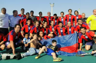 CC levantó la copa y pasó de Liga en el hockey masculino
