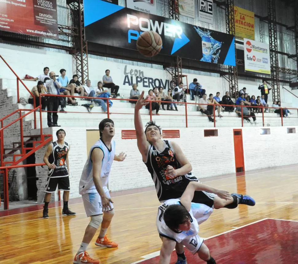 CLASE INTERNACIONAL. Guillermo Aliende fue decisivo en el triunfo bandeño. 