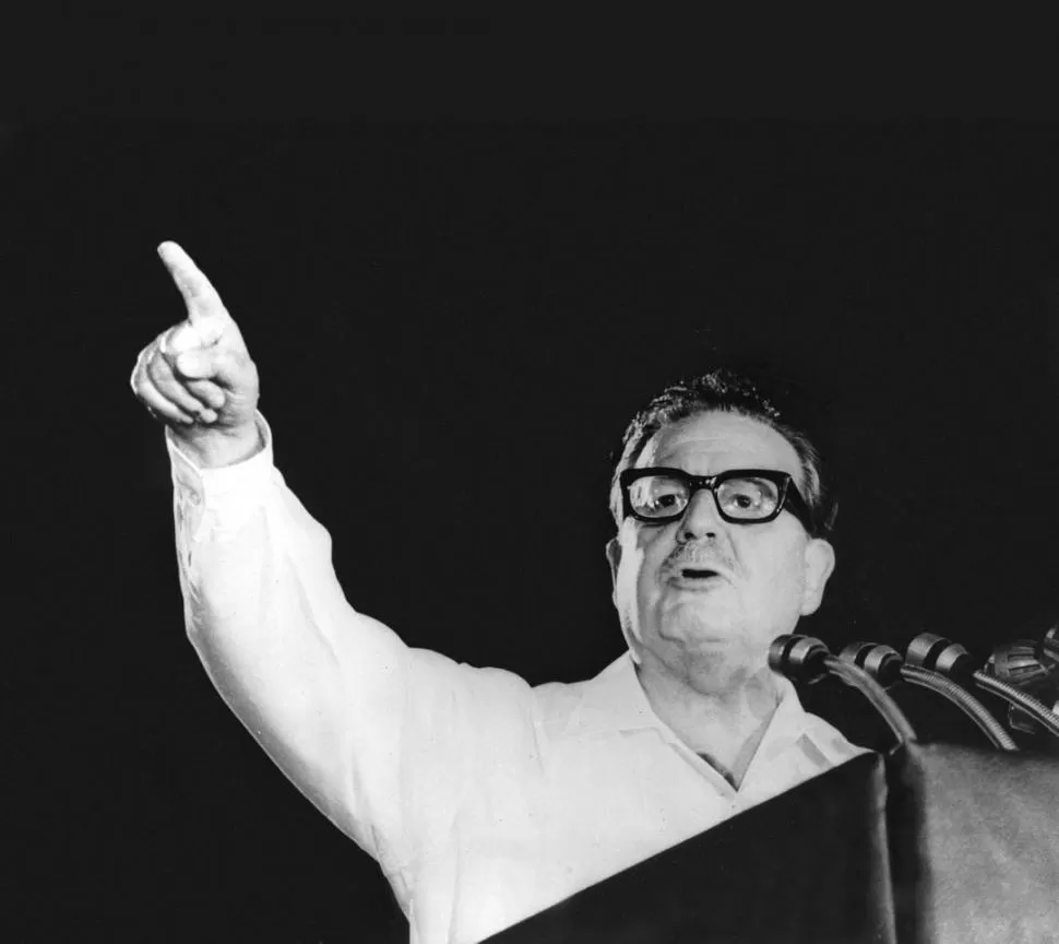 EL PELIGRO ROJO. Así calificaban los militares de Brasil al presidente socialista chileno, Salvador Allende. TELAM