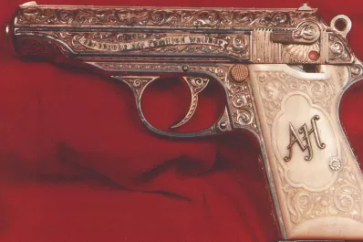 Subastan armas de Hitler y Hussein