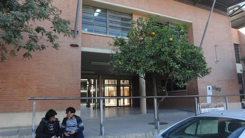 AQUI OCURRIO EL CASO. El bullying fue en la Escuela Técnica 5, de San Juan a 4.000. ARCHIVO LA GACETA 