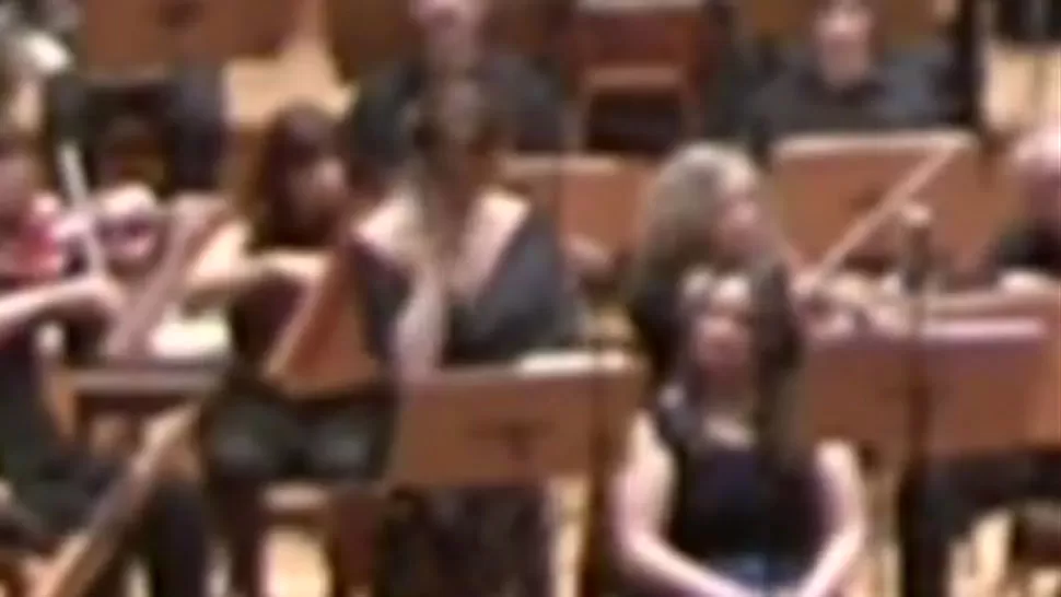 DOLOR. Fabris se toma la cabeza por primera vez. CAPTURA DE VIDEO