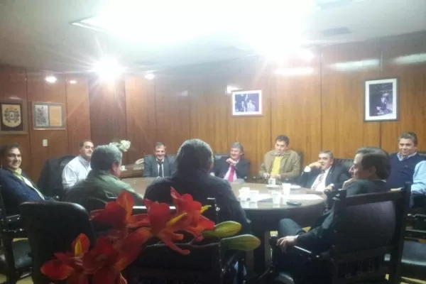 Alperovichistas y amayistas maquillan la interna