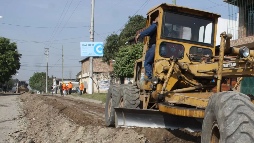 Pavimentan nueve cuadras de la calle Castelli