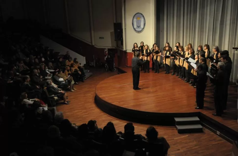 TUCUMANOS. El Coro de FEPUT abrirá el recital con tres interpretaciones. FOTO GENTILEZA DE CORO FEPUT