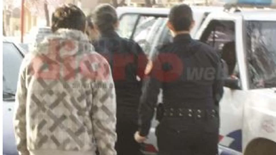 RESCATADO. El joven de 18 años estaba encerrado en una casilla de cuatro metros cuadrados. FOTO TOMADA DE NUEVODIARIOWEB.COM