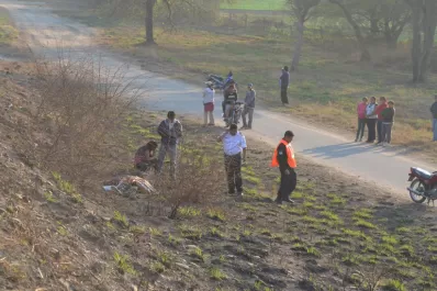 Un joven murió tras estrellar su moto contra un guardrail