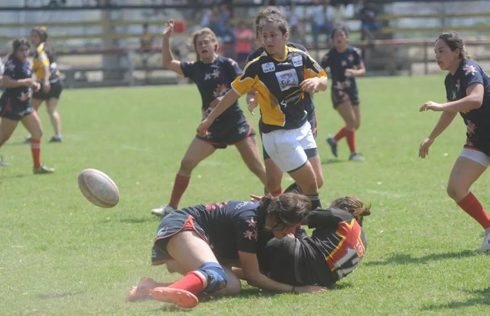 AL PISO. El torneo Primavera servirá a los seleccionadores para observar en acción a los talentos de Tucumán y del noreste. 